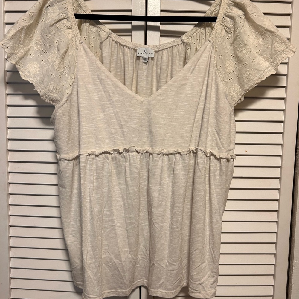 Cream Eyelet Sleeve V-Neck Tunic